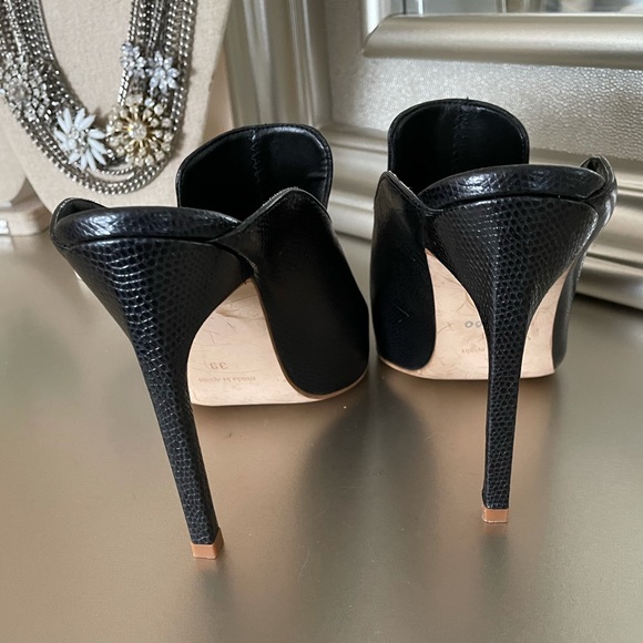 Again & Again Heels - Picture 2 of 4